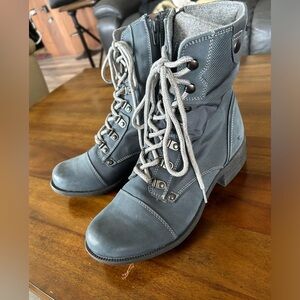 Worn once! Cobb Hill, “Brunswick”, 8.5, waterproof, blue Nubuck